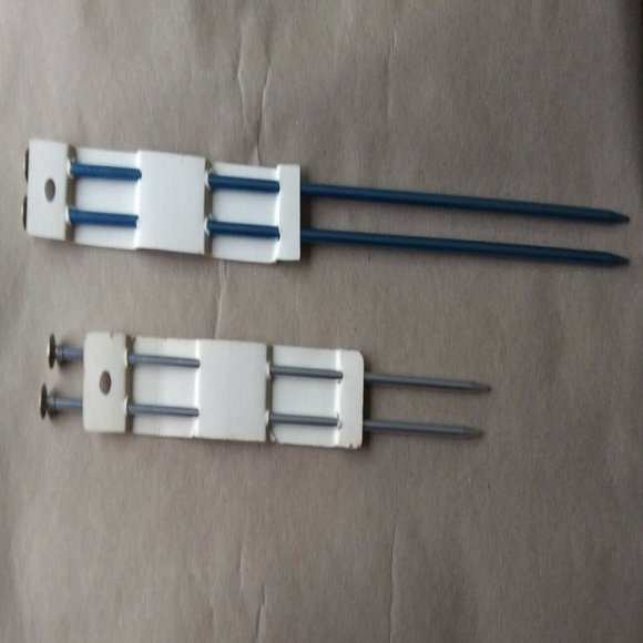 2 Sets of Aluminum Vintage Knitting Needles (4 total) - Picture 6 of 6